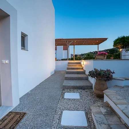 Nostos Villa
